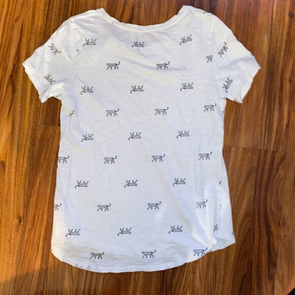 Old Navy Cheetah Everywhere Tee White & Black Size Small - Picture 5 of 7
